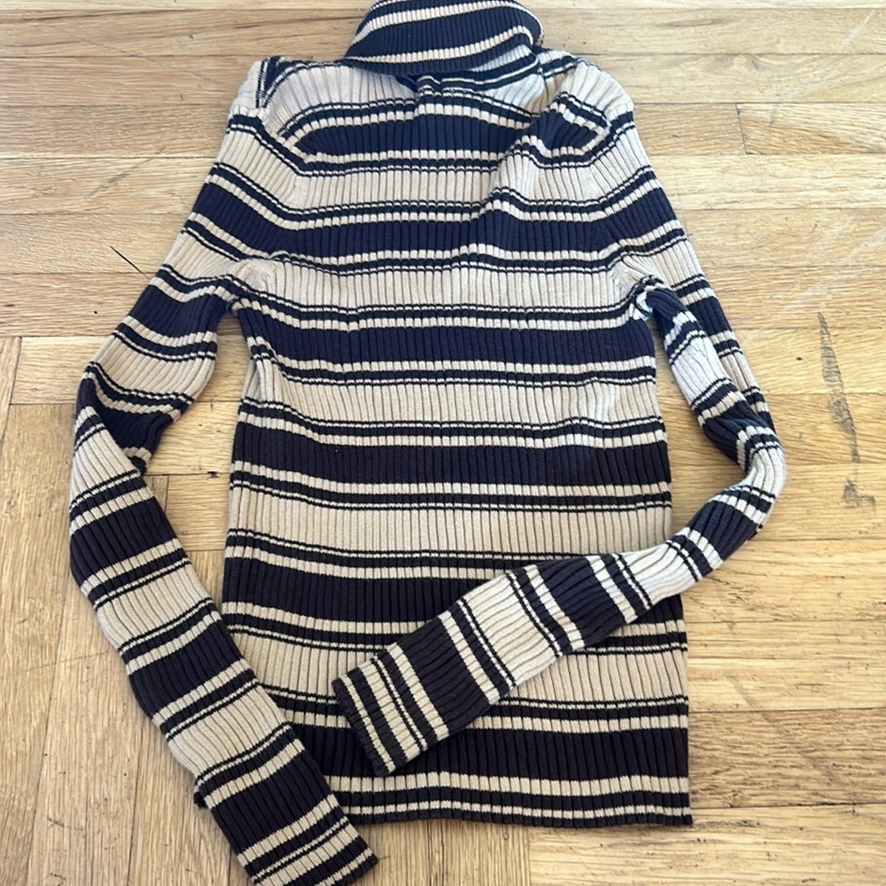 Tan and dark brown Old Navy turtle neck